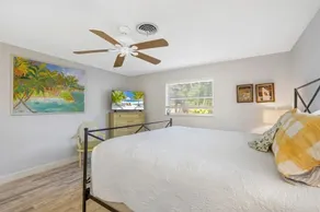 Centrally located 2 Bdrm on Orchid Island, Private Pool, Walk to Beaches & Parks - Image 5