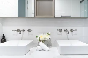 Stunning Penthouse Apartment with Views Over Park - Image 3