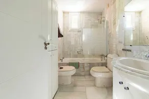 Chalet ved Torrelodones, 25 min fra Madrid. Opvarmet pool og have deles med ejeren. wifi - Image 2