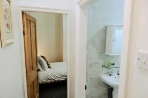 Painter's Cottage - Image 4
