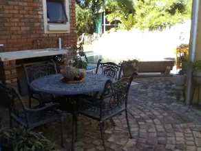 Hartbeespoort Dam Getaway Apartment - Image 3