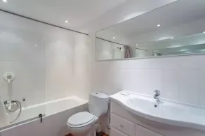 Authentic Provençal Bastide with private pool and garden in medieval town - Image 4