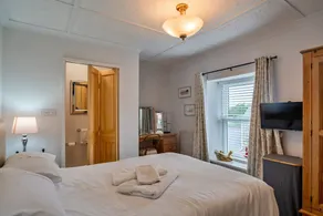 Finest Retreats - Greenbank - Image 5