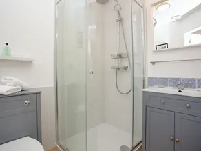 3 chambres à coucher à Lympstone - Image 3