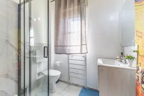 Appartement 'Monolocale In Villa Con Piscina' avec vue sur les montagnes, piscine partagée et Wi-Fi - Image 4