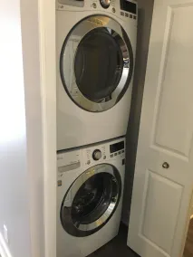 Neu gebaute Wohnung, mit Zugang zum Pool 1/2 Meile vom Lake Michigan! - Image 2