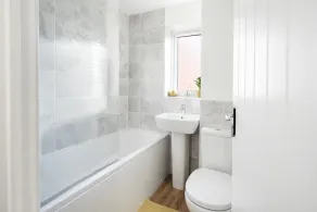 Cosy Three Bedroom House Bristol - Image 2