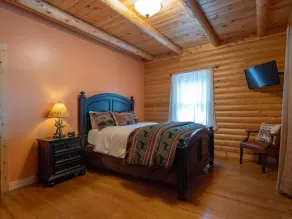 Rediker Retreat- Authentic Riverfront Luxury Log Home - Image 5