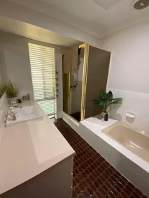 Coastal Family Favourite, Pet Friendly, 100mt to beach and playground. Sleeps 11 - Image 2