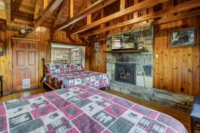 Kenny's Mountain Hideaway w/ Hot Tub, Arcade, Fireplace, Views, & 10 King Beds - Image 5