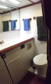 Serenity Boatel, standard cabin in San Juan - Image 2