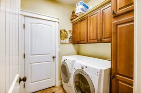 TILGÆNGELIGE SPECIALIST OG SPECIALER TILGÆNGELIGE !! 3 bdrm 2bth, tæt på alt! - Image 2