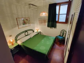 Spacious apartment in seafront condo - Image 5