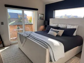 Modern, luxury comfort near hospital and downtown! - Image 3