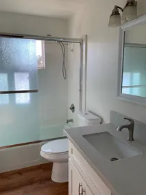 Super convenient 3BR/2BA condo in the heart of town - Image 5