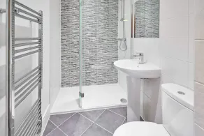 House Sleeps 8 with WiFi - Image 2