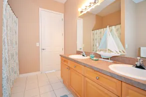 Luxury Top Floor Condo,  3 Bedroom, Disney 10 Mins - Image 5