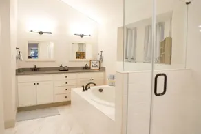 3-Story Lake View Home , Game Room , Sleeps 14!!!! - Image 5