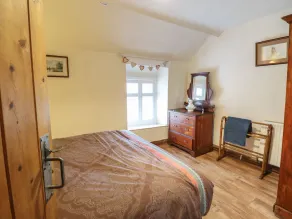 GWENALLT, pet friendly, character holiday cottage in Malltraeth - Image 5