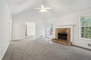 HOME WITH STUNNING VIEWING - Image 3