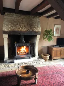 Beautifully restored farmhouse, magnificent views in central Burgundy - Image 2