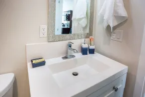 2 Bedroom, 2 Bathroom Detached Apt Max 7 Sleepers - Image 3