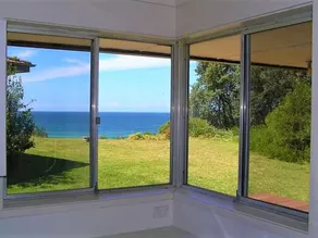 A  little beach front cottage - Image 5