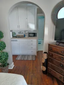 Beautiful Private Suites at Sisley Inn-10 Minutes to Downtown! - Image 4