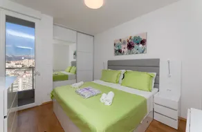 Brand new, amazing view, parking included - Image 5