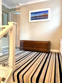 A lovely spacious 2 bedroom house suitable for up to 5 people. Own driveway. - Image 4