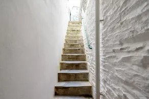 Large family property with parking. Close to Looe town centre. - Image 3
