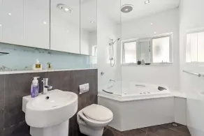 North Bondi - Beachside Designer Apartment - Image 5