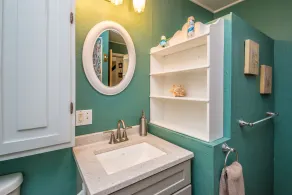 Beautiful Lake Front Cabin - Image 3