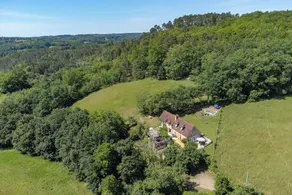 Le Mouton qui Rit, renovated historical farmhouse with pool and stunning view - Image 5
