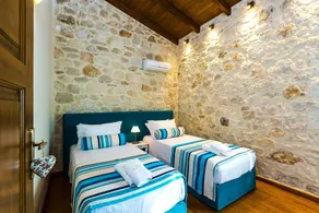 Traditional, stone-built villa with private pool, spectacular views, privacy - Image 2