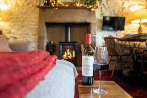 Gorgeous romantic cottage retreat, with gardens & Peak District views - Image 2
