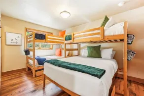Stay at Friendly Fox Chalet, a large pet friendly home in a great location-Hot Tub! - Image 5