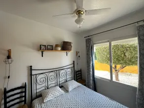 Fantastique bungalow spacieux individuelle avec beau jardin et piscine privée - Image 3