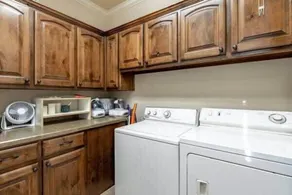 Overton Opulence - 3BR 3BA - Close to Tech - Image 4