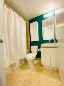 Sweet and Cozy 1 Bedroom in the heart of Downtown - Image 2