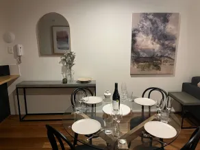 Stunning One Bedroom Unit in the Heart of Kangaroo Point - Image 5