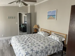 Spacious Getaway near the Island’s - Image 3