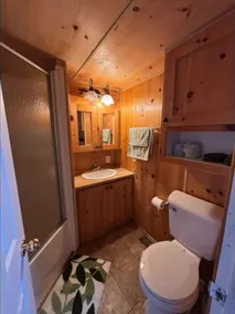 Little Lantern Cabin - Image 2