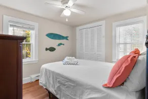 Falmouth Spacious Family Home with fireplace - Image 5