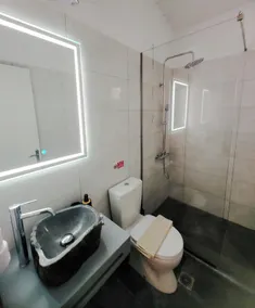 Spacious two-bedroom apartment near sandy beach - Image 2