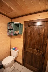 The Gilead Log Cabin - Image 2