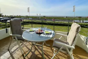 2-room apartment in the NAUTILUS building, with a direct view of the lake - Image 5