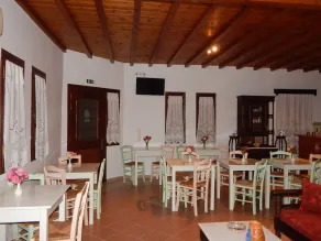 Tinos Suites & Apartments - Image 2
