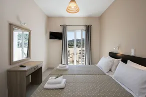 One-bedroom apartment with a view of the sea - Image 5