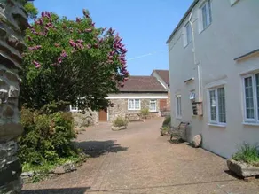 Stables - 17th century converted barn - Image 4